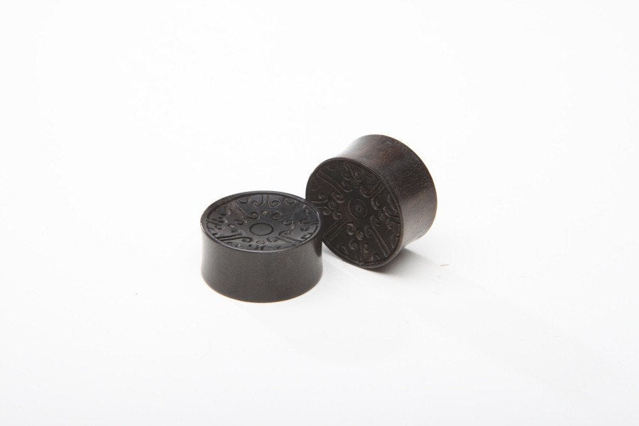 Ebony Wood Carved Circle Plugs – Double Flared