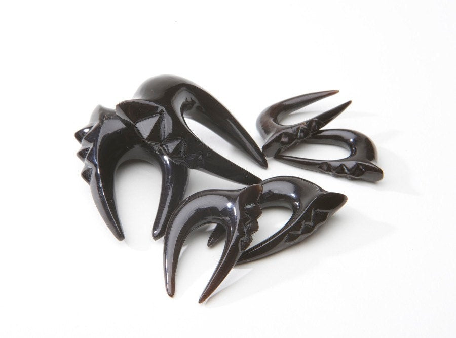 Carved Water Buffalo Horn Hanging Earrings – Ear Gauges