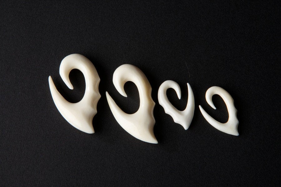 Tribal Bone Dino-Tooth Earrings – 4g Ear Hangers