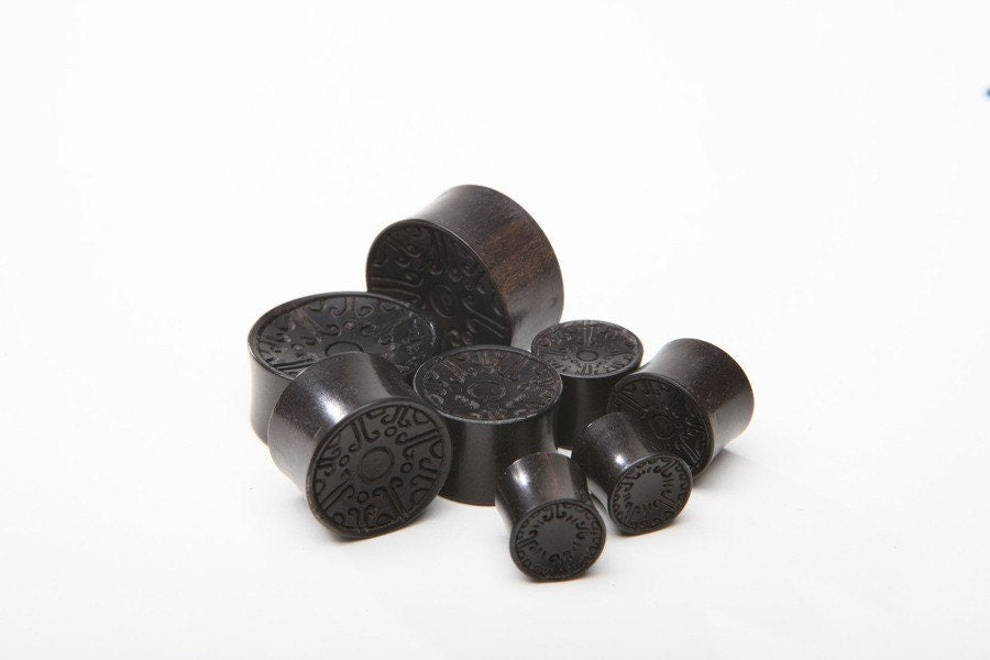 Ebony Wood Carved Circle Plugs – Double Flared
