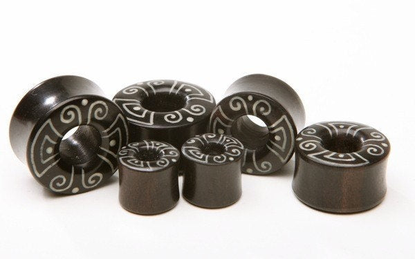 Ebony Wood Tribal Inlay Eyelets – Ear Tunnels