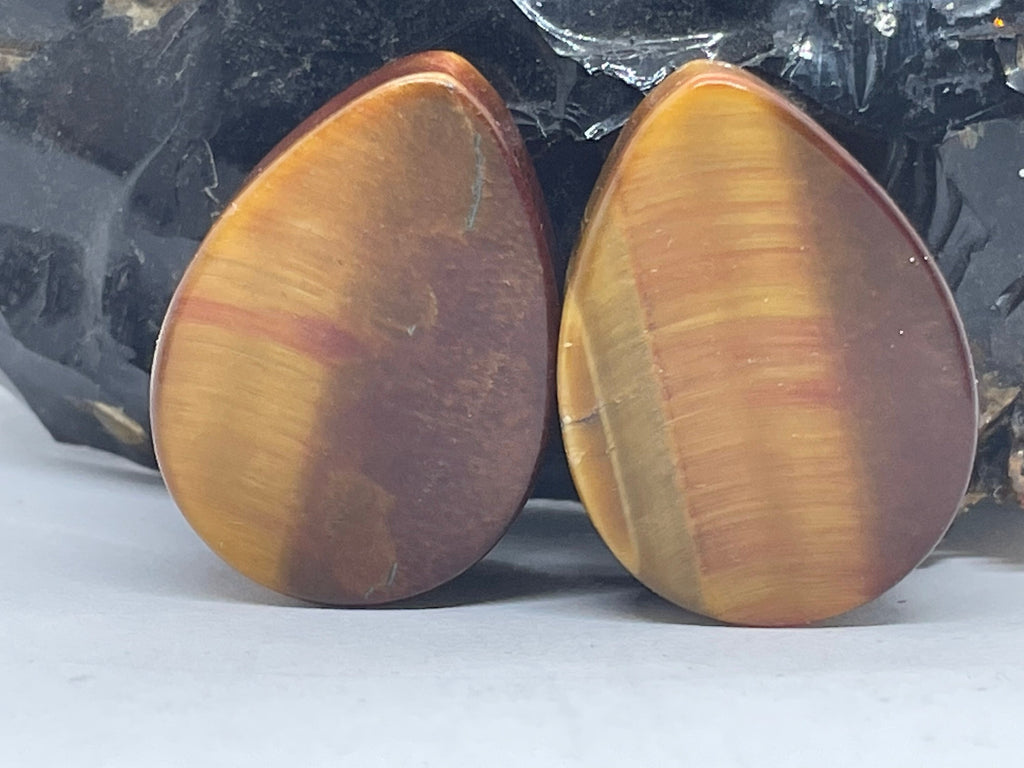 OOAK Red & Brown Teardrop Plugs – 1" (25mm)