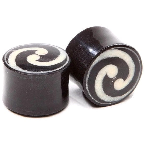 Reversible Horn Plugs with Bone Inlay – Ear Gauges