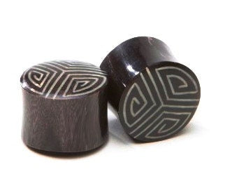 Reversible Horn Tri-Spiral Inlay Plugs – Double Flared
