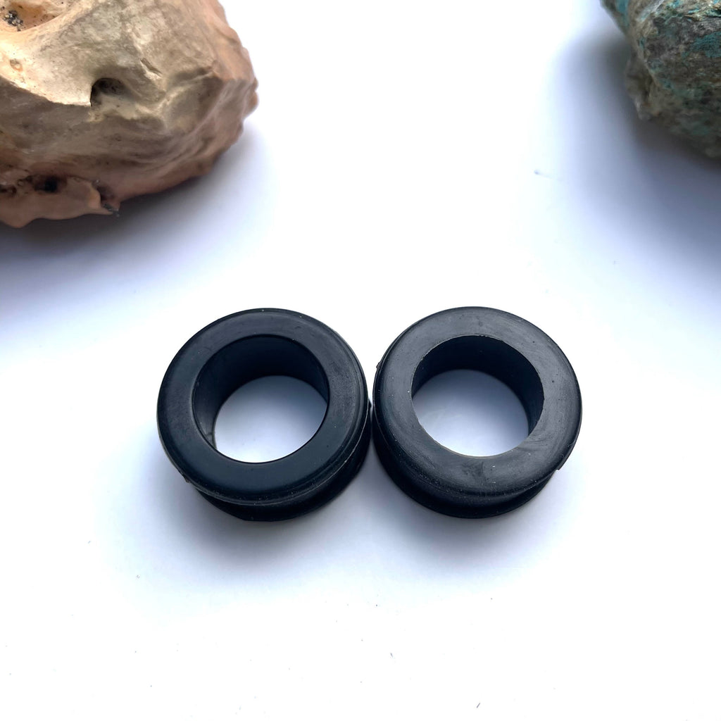Black Silicone Tunnels – Flexible Ear Gauges