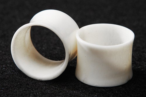 Bone Eyelets – Double Flared Organic Ear Tunnels